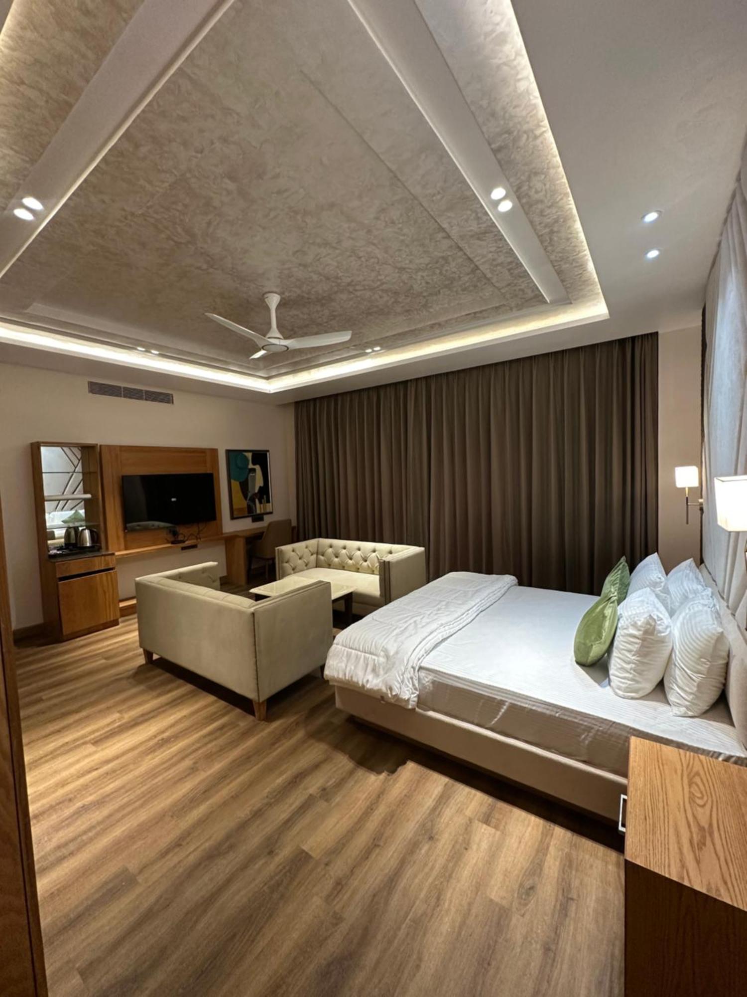 Mayur Simran Rājpura Exterior foto